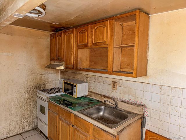 34-56 70th Street, Jackson Heights, NY 11372