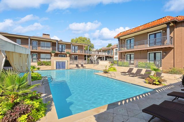 5916 Sandhurst Lane 226, Dallas, TX 75206