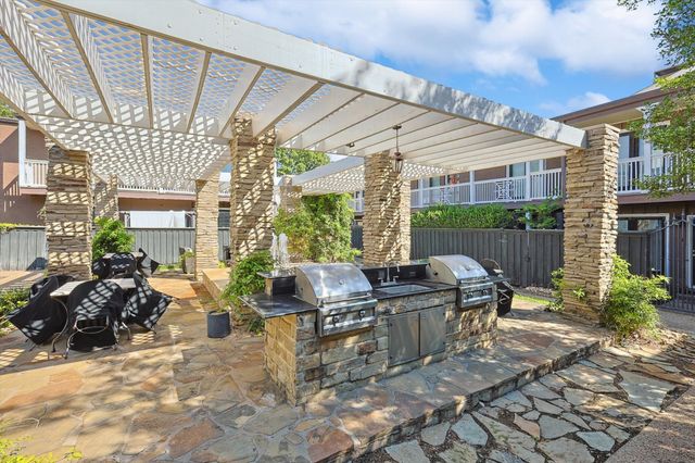 5916 Sandhurst Lane 226, Dallas, TX 75206