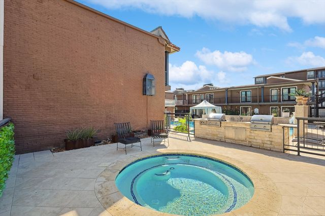 5916 Sandhurst Lane 226, Dallas, TX 75206