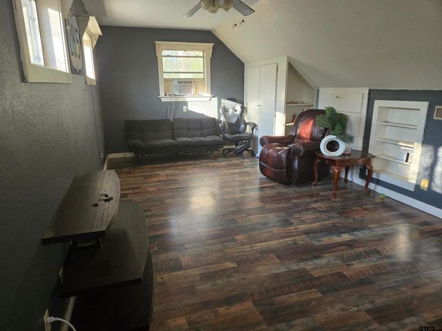 13687 Eastside Rd, Tyler, TX 75707