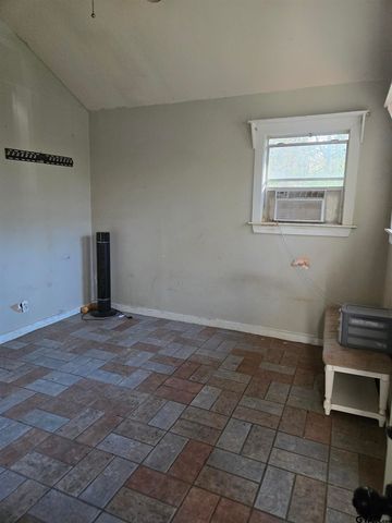 13687 Eastside Rd, Tyler, TX 75707