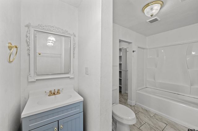 613 N Newsom, Mineola, TX 75773