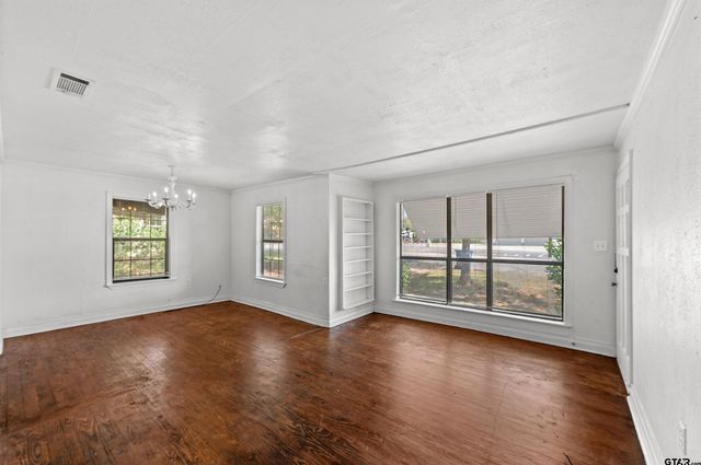 613 N Newsom, Mineola, TX 75773