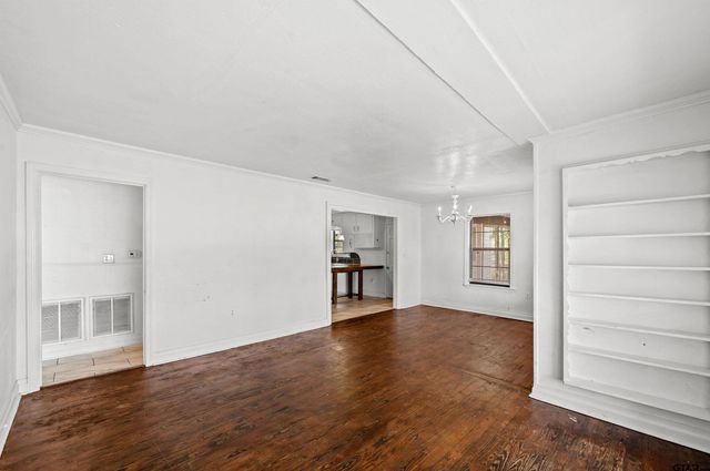 613 N Newsom, Mineola, TX 75773