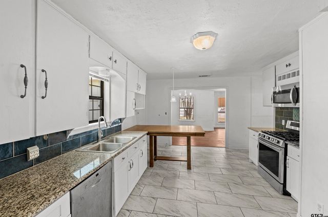 613 N Newsom, Mineola, TX 75773