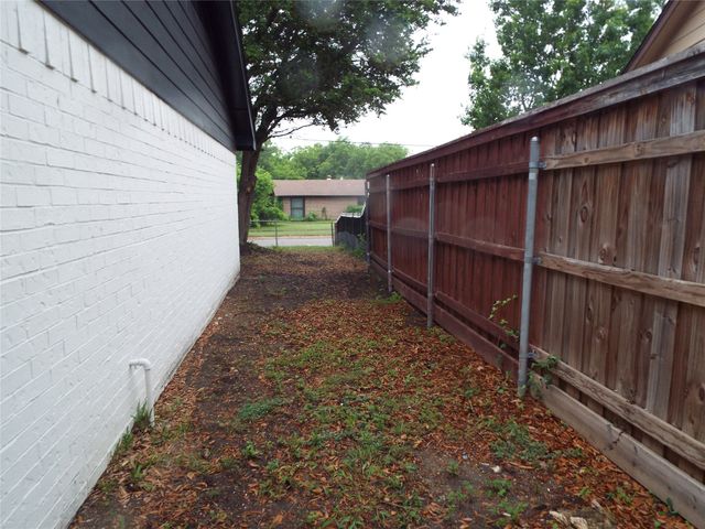 8949 Shorelark Drive, Dallas, TX 75217
