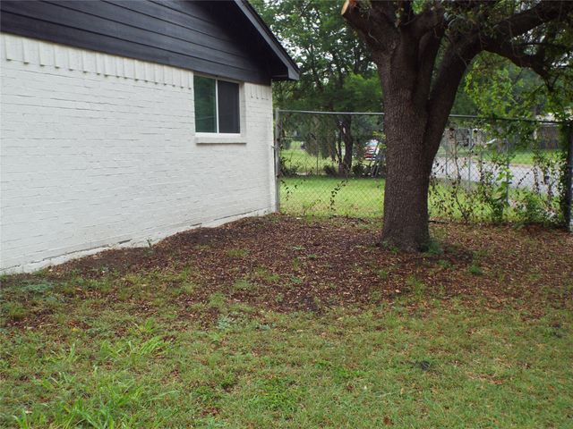 8949 Shorelark Drive, Dallas, TX 75217