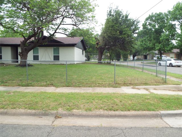 8949 Shorelark Drive, Dallas, TX 75217