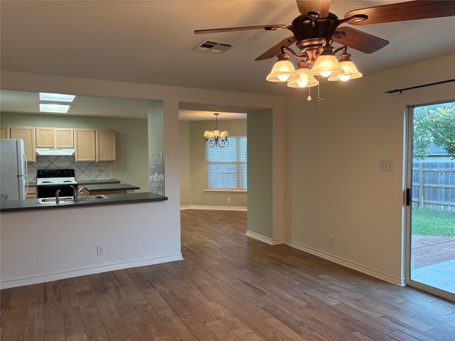 88 Elm Hill CT, San Marcos, TX 78666