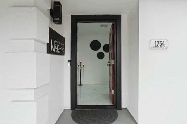 1754 Carignane Way, Escalon, CA 95320