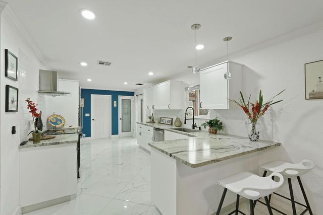 1754 Carignane Way, Escalon, CA 95320