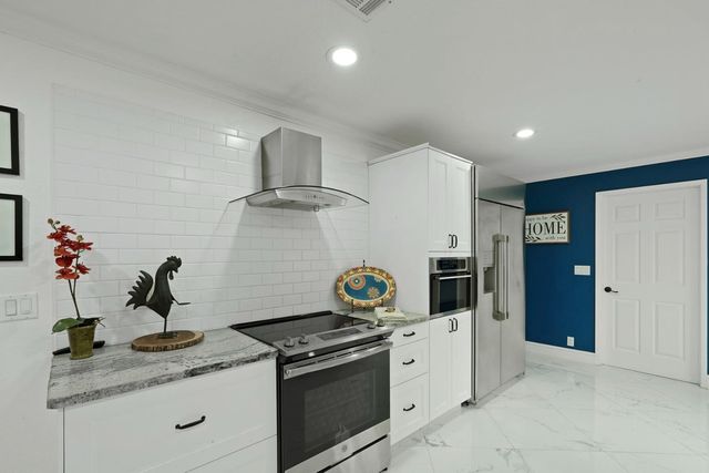 1754 Carignane Way, Escalon, CA 95320