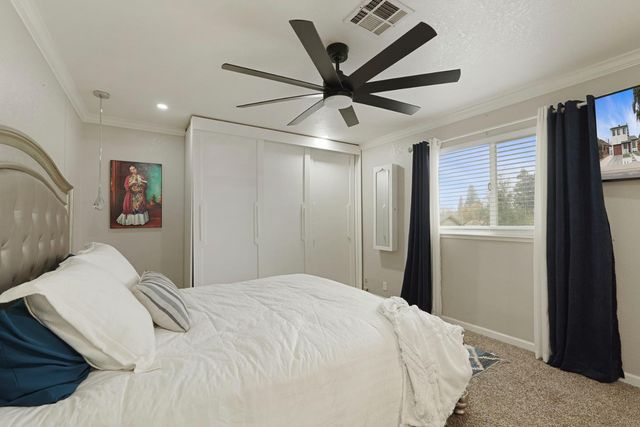 1754 Carignane Way, Escalon, CA 95320