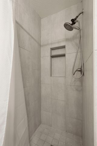 1754 Carignane Way, Escalon, CA 95320