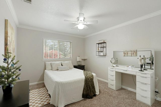 1754 Carignane Way, Escalon, CA 95320