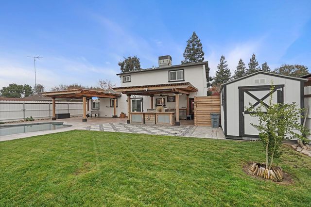 1754 Carignane Way, Escalon, CA 95320