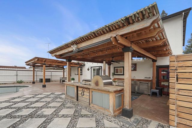 1754 Carignane Way, Escalon, CA 95320