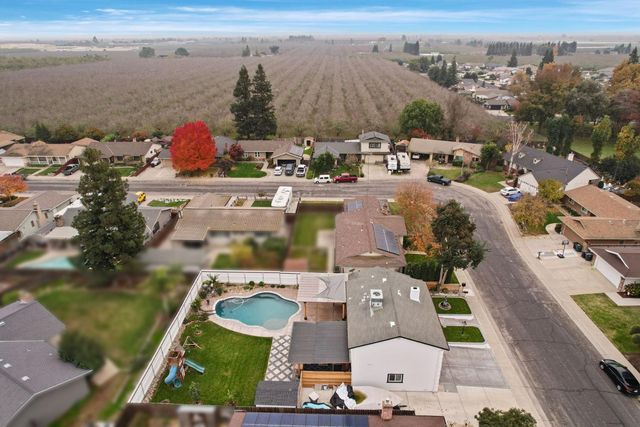 1754 Carignane Way, Escalon, CA 95320