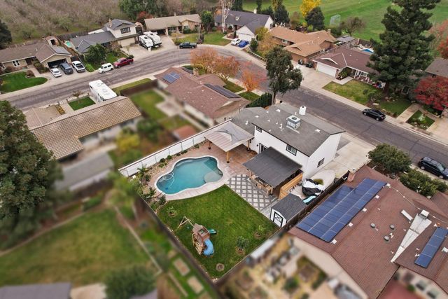 1754 Carignane Way, Escalon, CA 95320