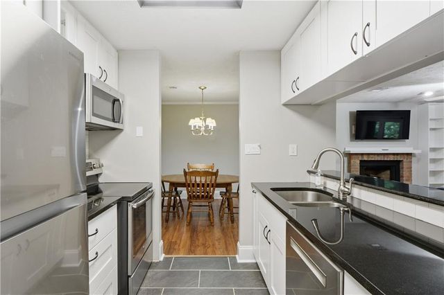 612 Tuxworth Circle, Decatur, GA 30033