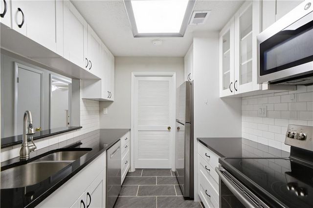 612 Tuxworth Circle, Decatur, GA 30033