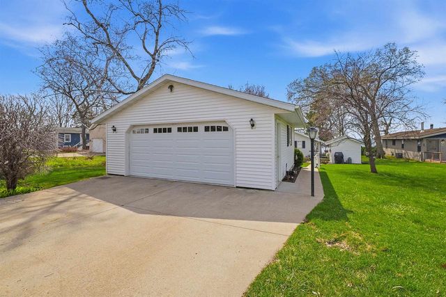 W3403 Orchard Avenue, Green Lake, WI 54941