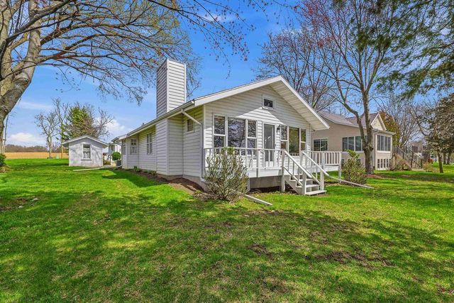 W3403 Orchard Avenue, Green Lake, WI 54941
