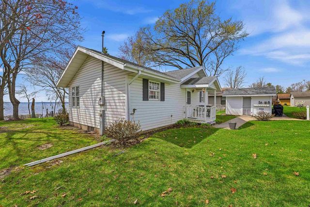 W3403 Orchard Avenue, Green Lake, WI 54941