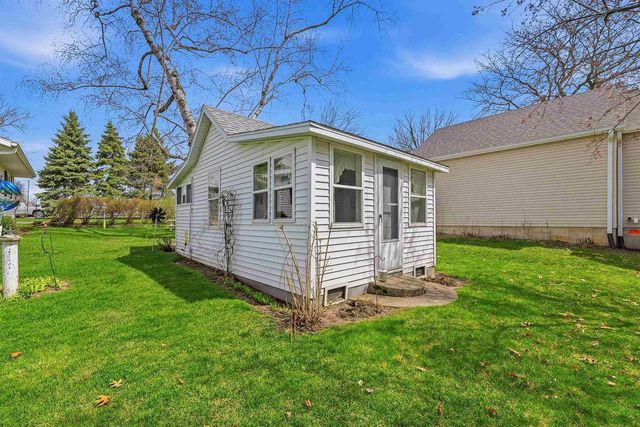 W3403 Orchard Avenue, Green Lake, WI 54941
