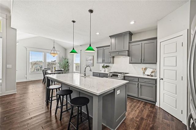 19610 W 115th Court, Olathe, KS 66061