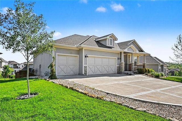 19610 W 115th Court, Olathe, KS 66061