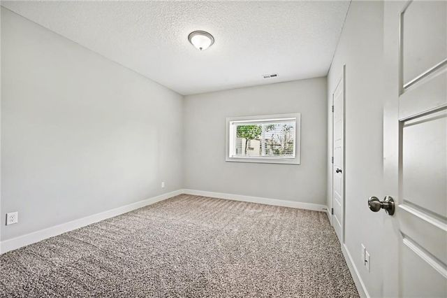 19610 W 115th Court, Olathe, KS 66061