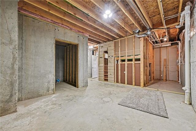 19610 W 115th Court, Olathe, KS 66061