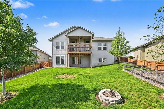 19610 W 115th Court, Olathe, KS 66061