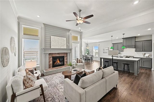 19610 W 115th Court, Olathe, KS 66061