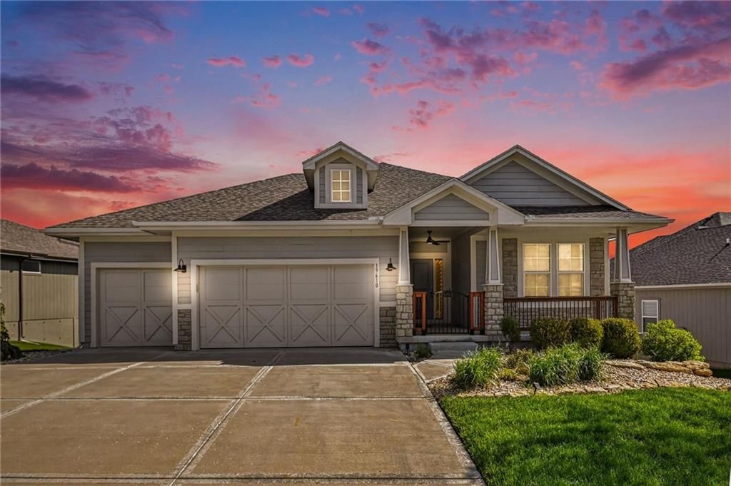 19610 W 115th Court, Olathe, KS 66061