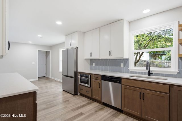 213 Shannon Drive, Wilmington, NC 28409