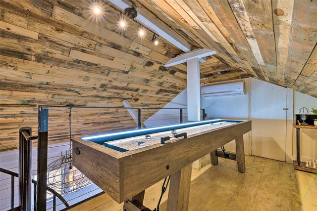 1460 W Allen Avenue, Fort Worth, TX 76110