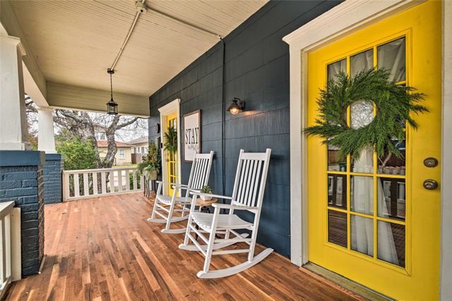 1460 W Allen Avenue, Fort Worth, TX 76110