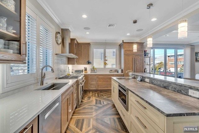 661 Hudson Terrace, Cliffside Park, NJ 07010