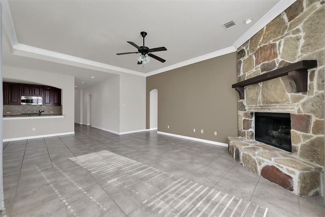 2 Maitland Court, The Woodlands, TX 77354