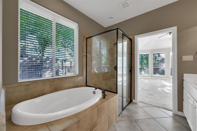 2 Maitland Court, The Woodlands, TX 77354