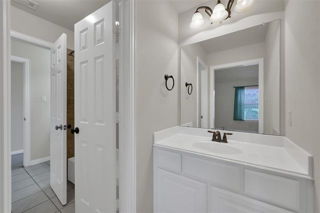 2 Maitland Court, The Woodlands, TX 77354