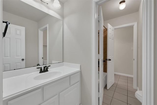 2 Maitland Court, The Woodlands, TX 77354