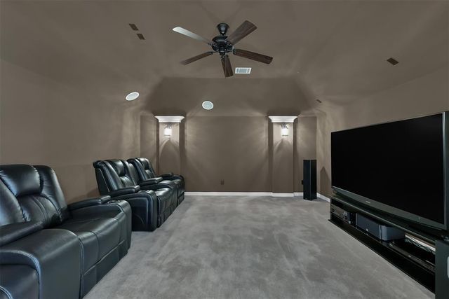 2 Maitland Court, The Woodlands, TX 77354