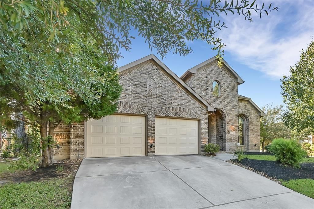 2 Maitland Court, The Woodlands, TX 77354