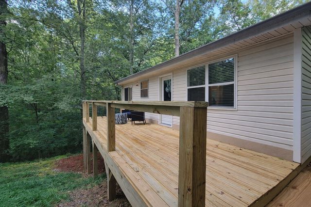 1377 Four Seasons Dr, Smithville, TN 37166