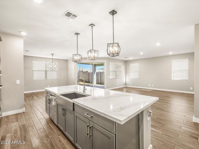 17641 W COLLEGE Drive, Goodyear, AZ 85395