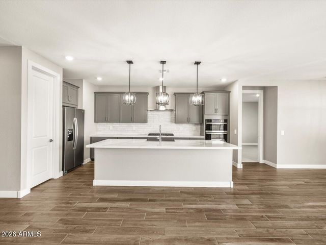 17641 W COLLEGE Drive, Goodyear, AZ 85395